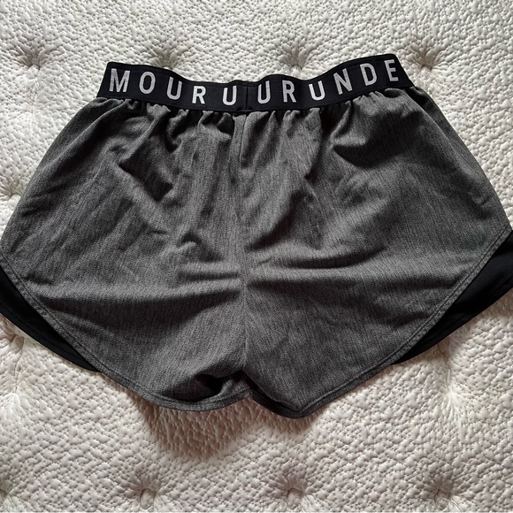 Under Armour Shorts w/ Pockets - Picture 2 of 3